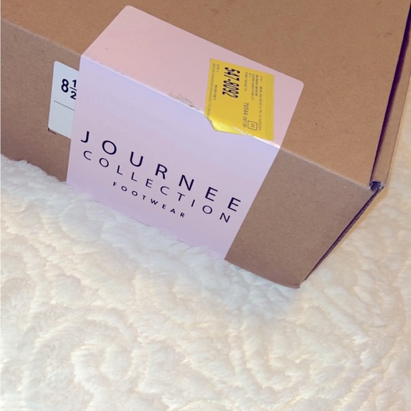 New (never worn) Journey Collection 8.5WD Olive - Picture 4 of 4